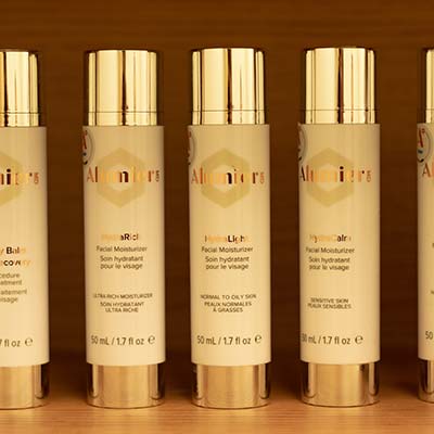 Virtual Tour of Everblooming Cosmetic & Laser Clinic in Pickering, ON