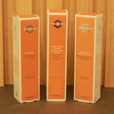 Virtual Tour of Everblooming Cosmetic & Laser Clinic in Pickering, ON